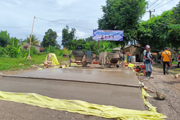 Perbaikan Jalan di Sindang Sari Cianjur, Upaya Mempercepat Pertumbuhan Ekonomi
