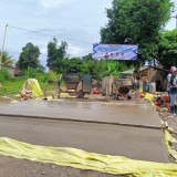 Perbaikan Jalan di Sindang Sari Cianjur, Upaya Mempercepat Pertumbuhan Ekonomi