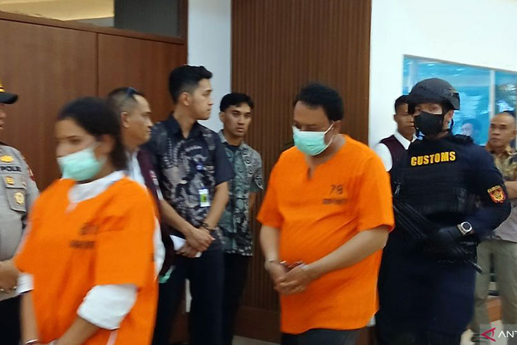 Telan Sabu 1,6 Kg untuk Dijual di Indonesia, Pasutri Pakistan Kepergok di Bandara Soetta