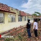 Usai Ambil MBG, Atap SDN Andir 2 Jatiwangi Majalengka Ambruk