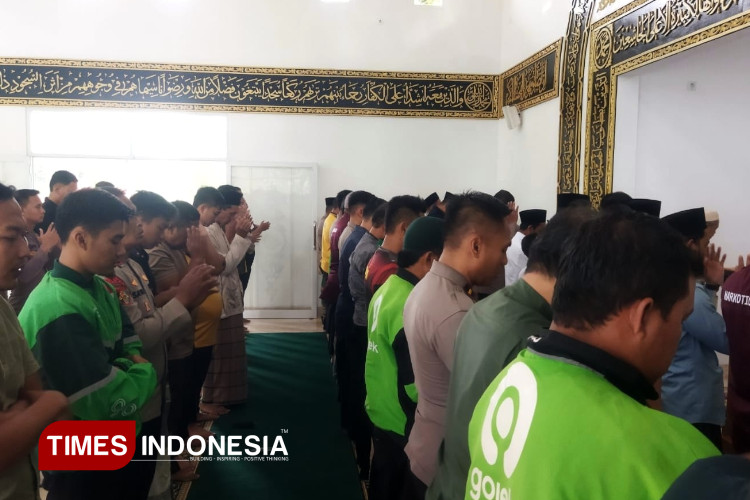 Banyak Jamaah Keliru, Ini Hukum Shalat Setelah Khatib Naik Mimbar