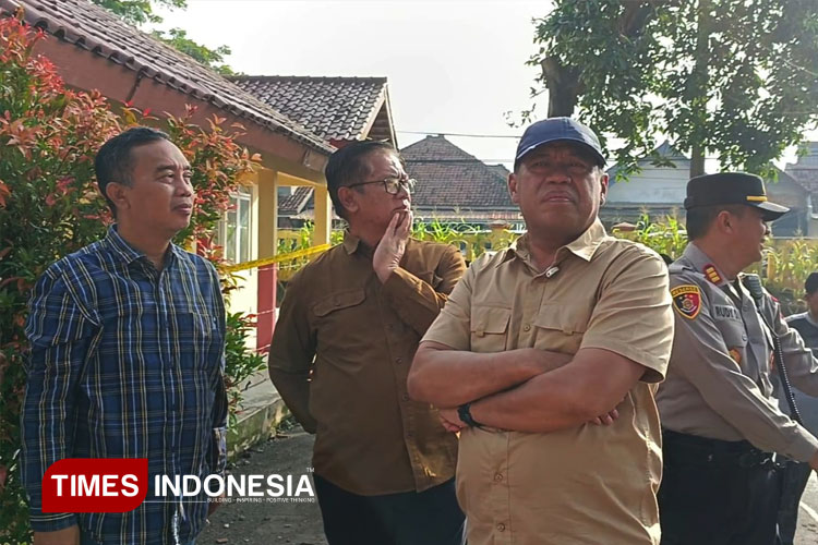 SDN 2 Andir Ambruk, Bupati Majalengka Serahkan Audit ke APH