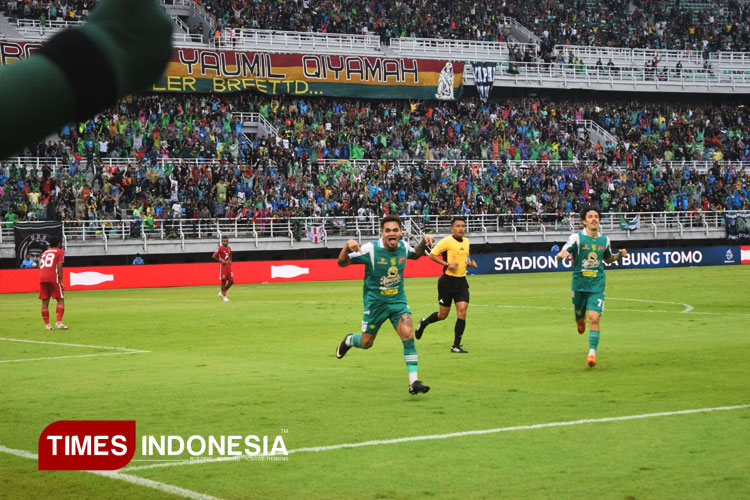 Persebaya Taklukkan Kandidat Juara, Malut United Tumbang di Markas Bajul Ijo