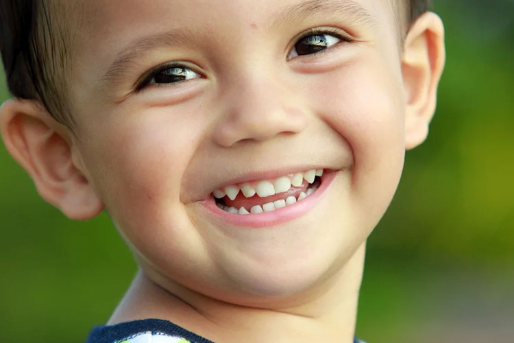 Gigi Susu Bukan “Sementara” dan Mengapa Harus Dirawat Sejak Dini