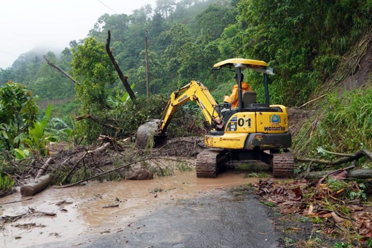 Ribuan Warga Desa Tempur Jepara Terisolasi Akibat 18 Titik Longsor