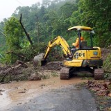 Desa Tempur Terisolasi: 18 Titik Longsor Putus Akses Jalan Utama di Jepara