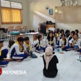Pelatihan PMR Wira SMKN 1 Jember Diakhiri Prosesi Siram Kembang