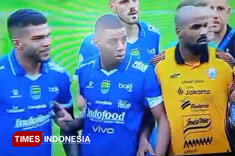 Ratusan Bobotoh Tumpah Ruah di Kedai Gulapadi Tasikmalaya, Nobar Dukung Persib