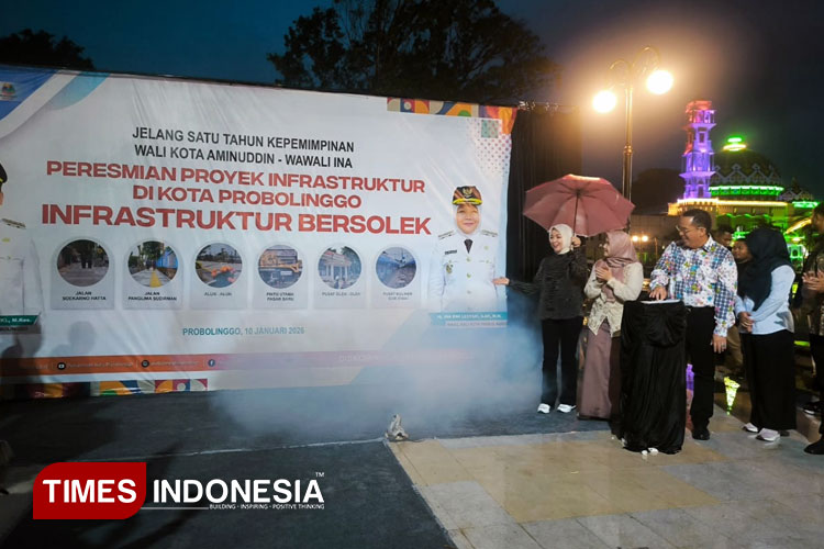 alun---alun-Kota-Probolinggo-resmi-dibuka-a.jpg