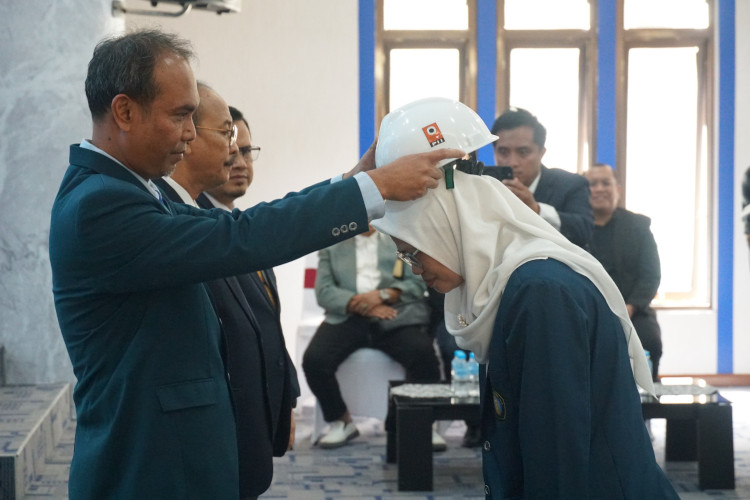 FT UB Kukuhkan Puluhan Insinyur Baru