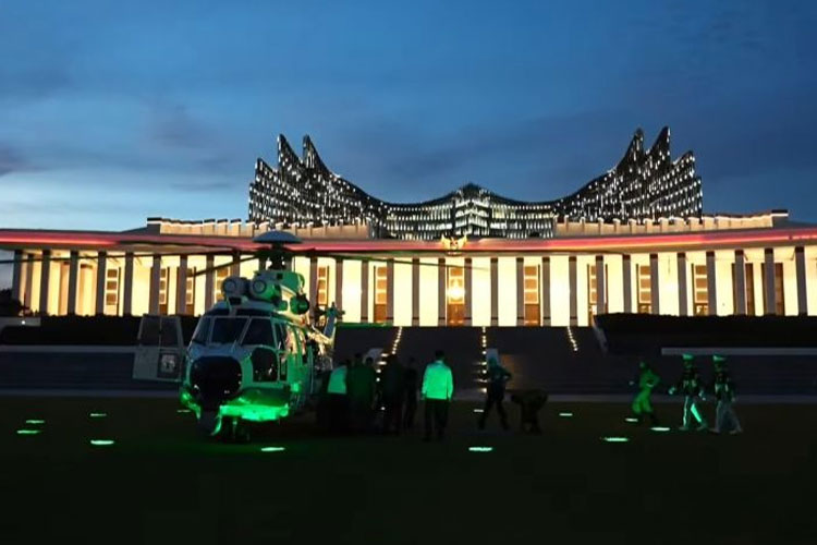 Presiden Prabowo Subianto Tiba di IKN untuk Agenda Perdana