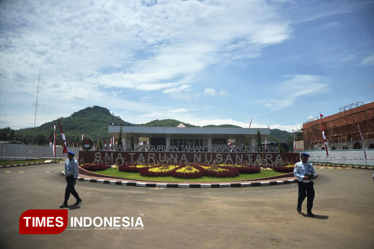 Sekolah-SMA-Taruna-Nusantara-a.jpg