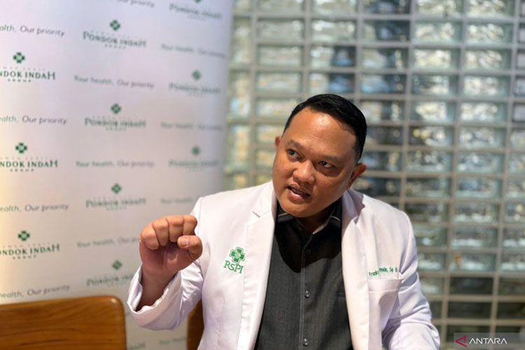 Main HP Terlalu Lama di Toilet, Dokter Ungkap Risiko Wasir Mengintai