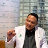 Main HP Terlalu Lama di Toilet, Dokter Ungkap Risiko Wasir Mengintai