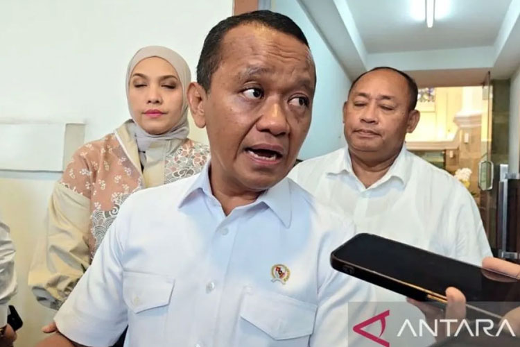 Pemerintah RI Buka Peluang Hentikan Impor Bensin pada 2027