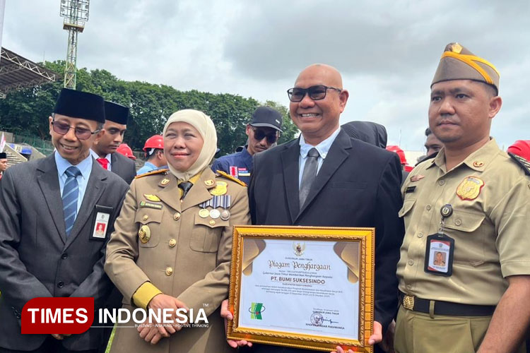 Konsisten Terapkan K3, PT Bumi Suksesindo Diganjar Penghargaan Gubernur Jawa Timur
