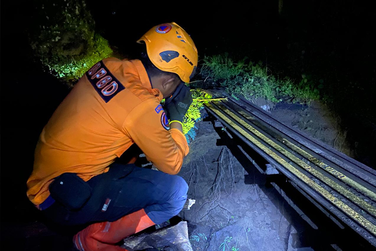 Jembatan Darurat Leprak-Wonoboyo Ambruk, Akses Warga Klabang Bondowoso Terputus