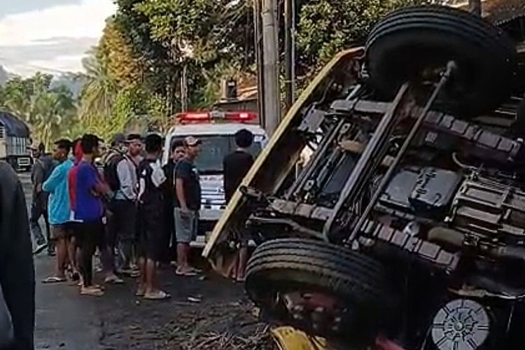 Kecelakaan Tunggal di Glenmore Banyuwangi Tewaskan Kernet dan Supir Pengangkut Buah Naga
