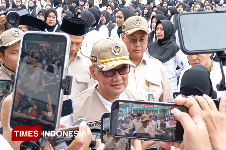 Tinjau Aktivitas Pagi PPIH, Menhaj Tegaskan PPIH Pelayan Tamu Allah
