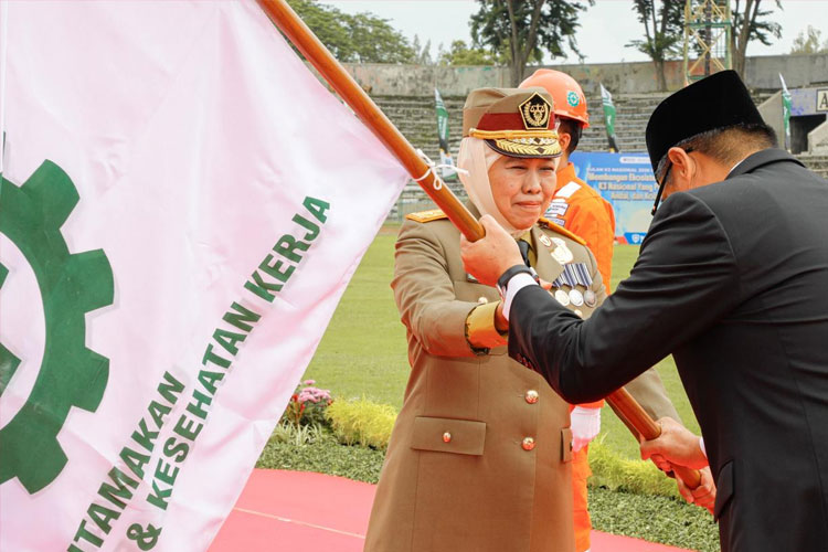 Pemprov Jatim Komitmen Wujudkan Keselamatan dan Kesehatan Kerja