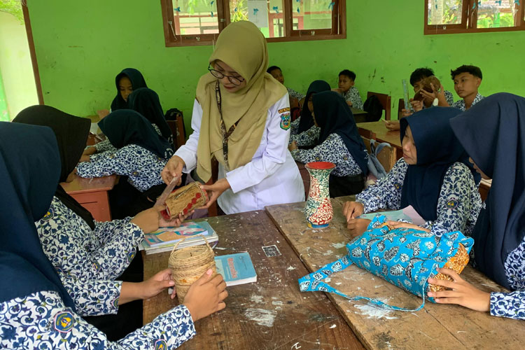 Lewat “Nano Banana”, SMPN 4 Pacitan Buktikan Matematika Lebih Dekat dan Menyenangkan