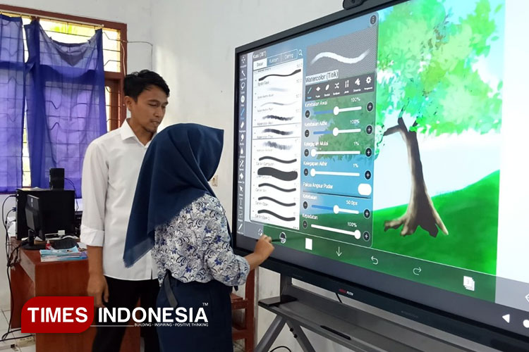 IFP Masuk Kelas Bikin Pembelajaran di SMPN 4 Tegalombo Pacitan Lebih Interaktif