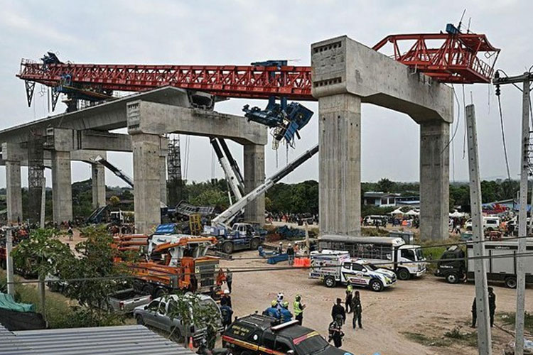 Derek Proyek Jatuh Timpa Kereta Penumpang, 28 Tewas di Thailand