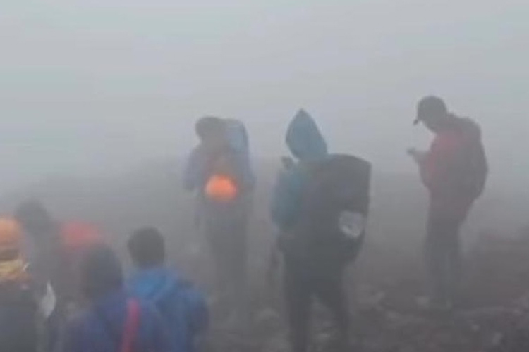 Setelah 17 Hari Hilang, Pendaki Syafiq Ridhan Ali Razan Ditemukan Meninggal di Lereng Puncak Gunung Slamet