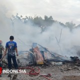 Gudang Pakan Ternak di Prambon Sidoarjo Terbakar
