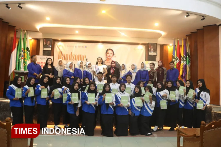 SMK Cendika Bangsa Malang Gelar Handsome And Beauty Class Datangkan Runner-up II Putri Indonesia JATIM
