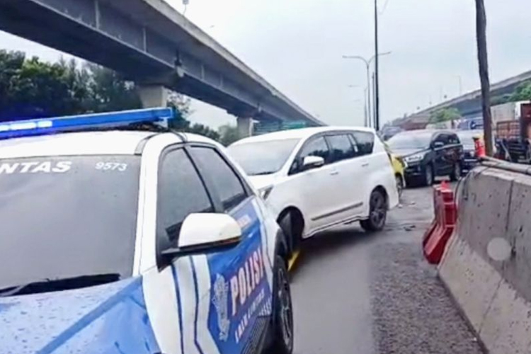 Arus Mudik Libur Isra Miraj: Jasa Marga Terapkan Contraflow di Tol Jakarta-Cikampek