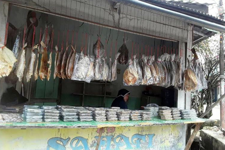 ikan-asin-khas-Rembang-1.jpg