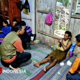 Warga Bondowoso Luka-luka Tertimpa Pohon Tumbang