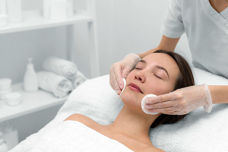 Wajah Kusam? Ikuti 5 Langkah Mudah Deep Cleansing untuk Kembalikan Kecerahan Kulit