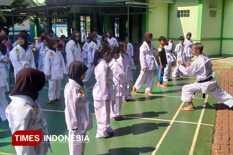 Dojo Karate di Depok Jadi Ruang Alternatif Pembinaan Karakter Anak di Tengah Tantangan Era Digital
