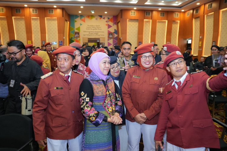 Gubernur-Khofifah-Bimtek-Sekolah-Rakyat-2.jpg