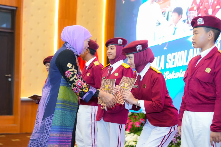 Gubernur-Khofifah-Bimtek-Sekolah-Rakyat-3.jpg