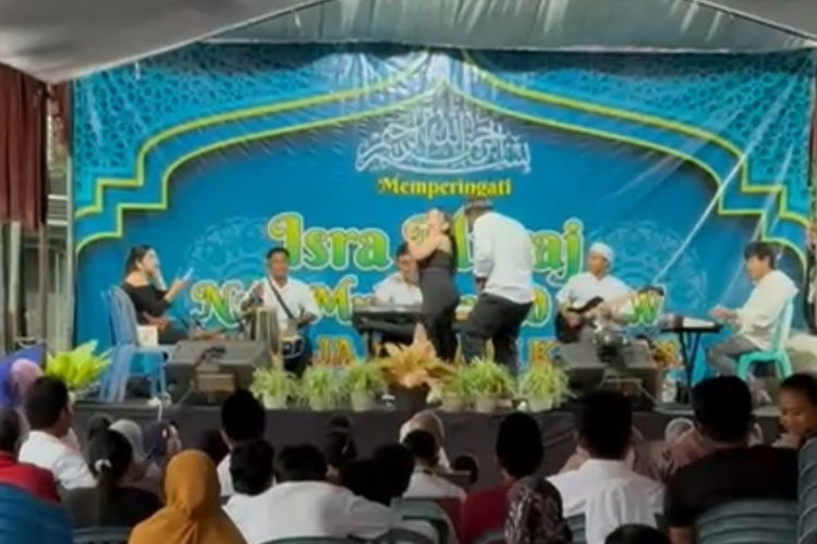 Penampilan Biduan Dangdut Usai Isra Miraj di Banyuwangi Viral, Panitia Sampaikan Klarifikasi