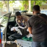 Potret Aksi Spontan Kasat Lantas Banyuwangi Tolong Korban Laka Tunggal