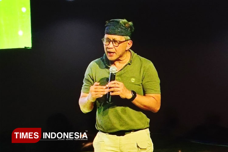 Rocky Gerung di Surabaya: 