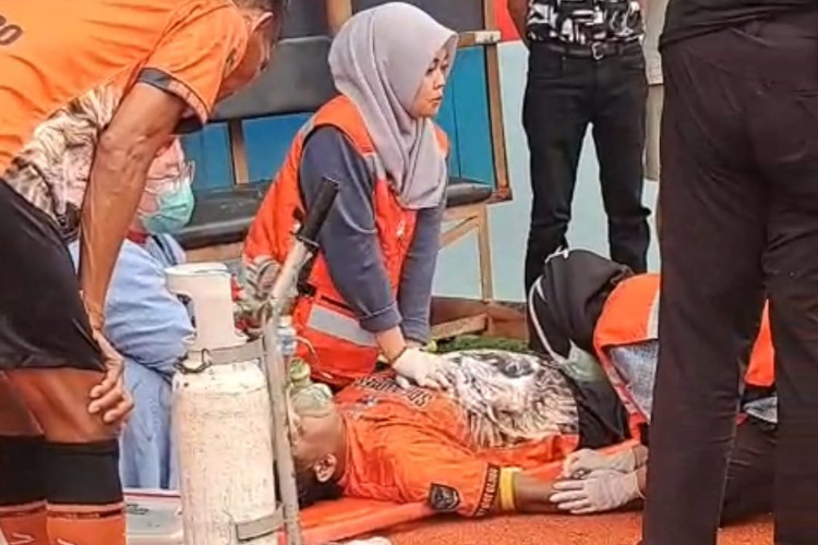 BREAKING NEWS: Legenda Arema Kuncoro Meninggal Dunia Usai Bermain melawan Persib Legend di Stadion Gajayana