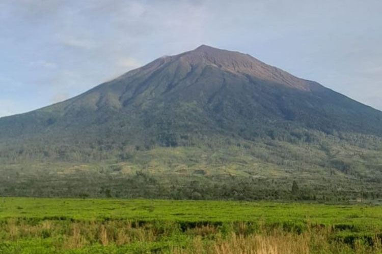 Pendakian Gunung Kerinci Masih Ditutup, Akan Digelar Ritual Adat dan Aksi Bersih Jalur
