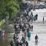 Banjir Jakarta: Cek Daftar Rute TransJakarta yang Berhenti Beroperasi dan Dialihkan
