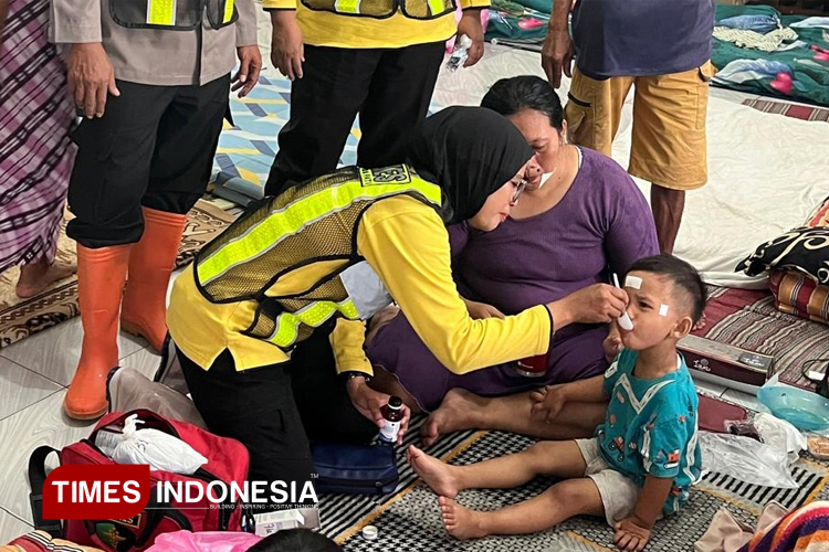 Polresta Pati Berikan Layanan Kesehatan Gratis bagi Korban Banjir Juwana