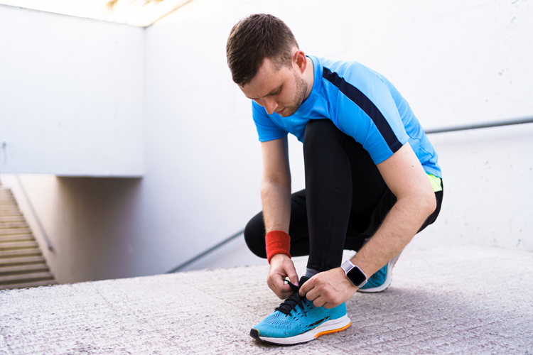 Jangan Asal Keren! Ini Cara Menentukan Sepatu Lari yang Sesuai dengan Bentuk Kaki