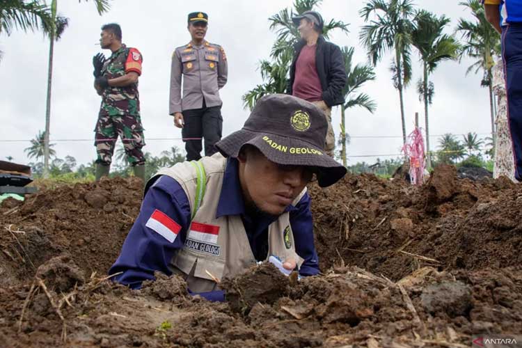 BRIN Paparkan Tantangan dalam Mitigasi dan Pencegahan Sinkhole