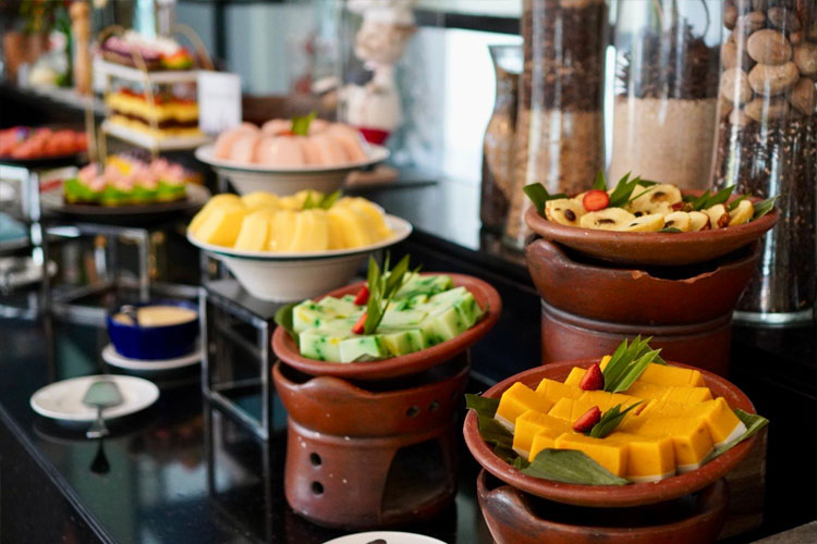 Aneka-hidangan-all-you-can-eat-buffett-b.jpg