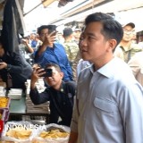 Ribuan Warga Padati Pasar Cikurubuk Tasikmalaya, Sambut Kunjungan Wapres Gibran