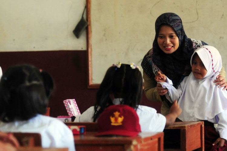 Gaji Guru Honorer vs Karyawan SPPG Menuai Sorotan