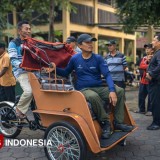 Tukang Becak di Banyuwangi Jajal Becak Listrik Bantuan Prabowo